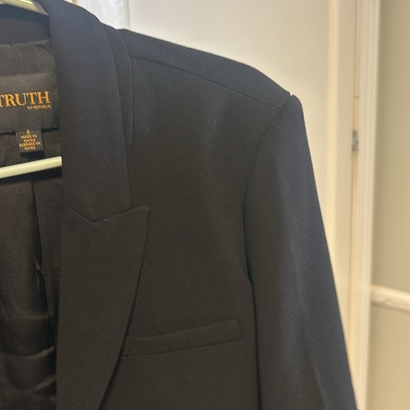 Truth by Republic Cropped Blazer - Picture 6 of 10
